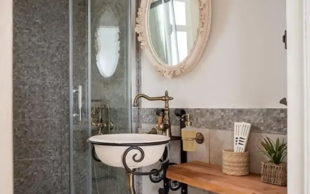 Irene Kimolos Villas