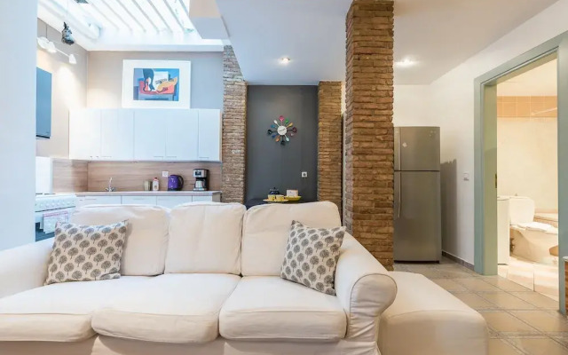 Elegant Kerameikos Apartment
