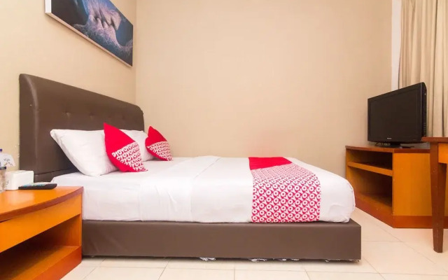 OYO 1671 D-one Hotel