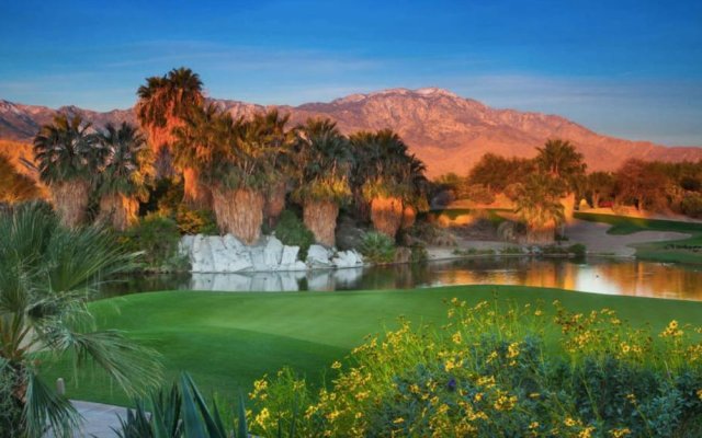 New Listing Luxurious Getaway Near Polo Fields home of Coachella, Stagecoach Sleeps 11 Pool,Parking, Golf, Spa, Coffee