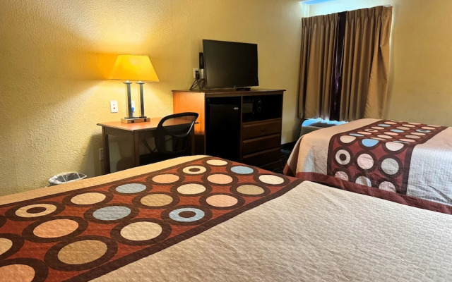 Super 8 By Wyndham Hattiesburg South