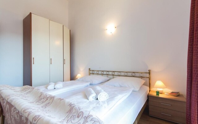 Beautiful Home in Pula With Wifi and 2 Bedrooms