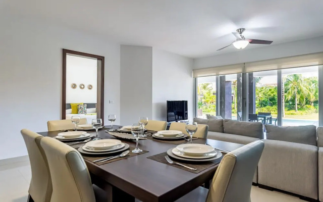 Z Casa Girasol 2 Bedroom Condo by Redawning