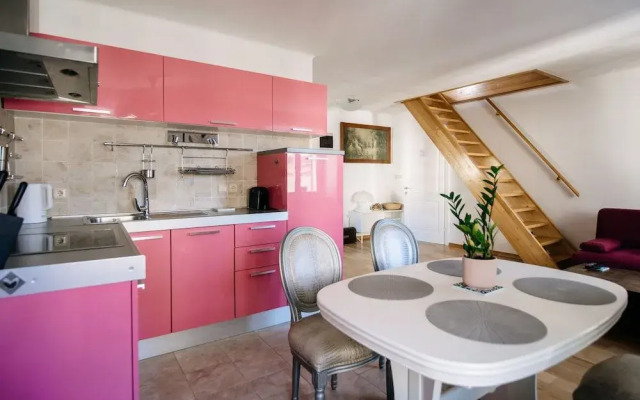 Panorama Old Town apartment by DuHomes