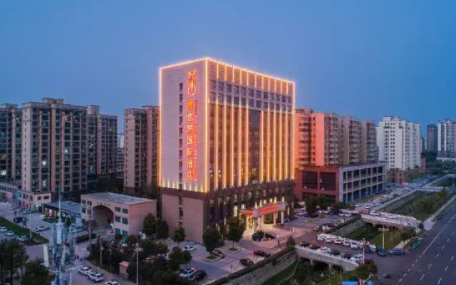 Vienna International Hotel Xinyang Yangshan New District Branch