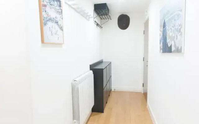 Quiet, Spacious 1BR Hackney Central Flat for 3