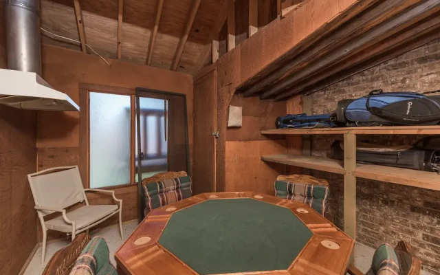 Cowboys Indians and Outlaws - Three Bedroom Cabin