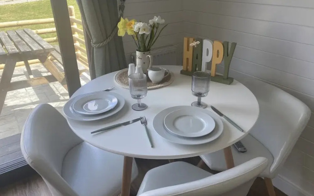 1-bed pod Cabin in Beautiful Surroundings Wrexham