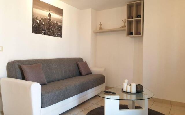 Charming 1-bed Apartment in Napoli