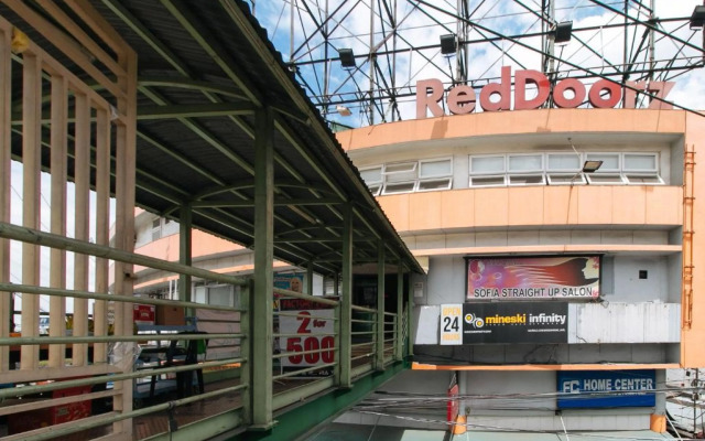 RedDoorz Plus @ EDSA Congressional