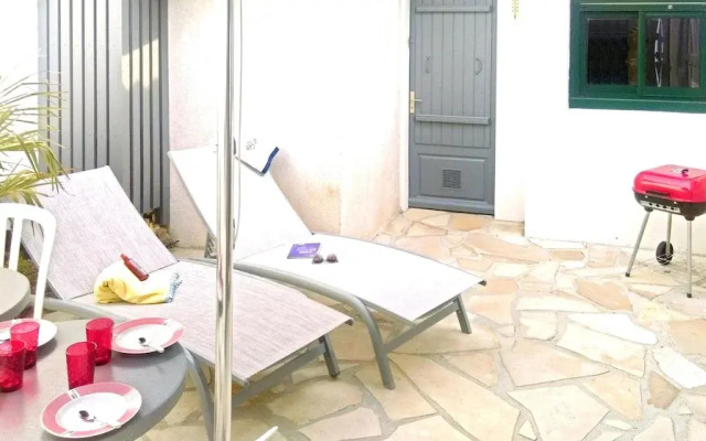 House With one Bedroom in Saint-gilles-croix-de-vie, With Furnished Te