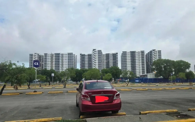 Stylish Condo Room in Iloilo City With Shared Pool