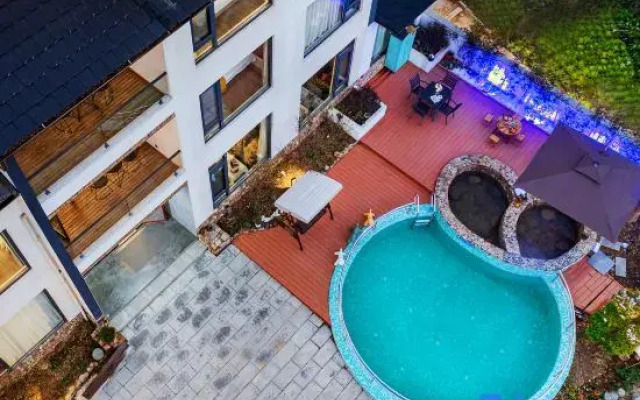 Yunshang Grassland·Shanshengyishe·180° Mountain View Wild Luxury Private Soup