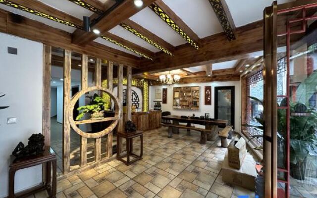 Phoenix Dawu Xiaozhan Homestay (Phoenix Ancient City Branch)