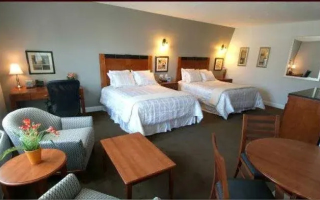 Crescent Suites Hotel