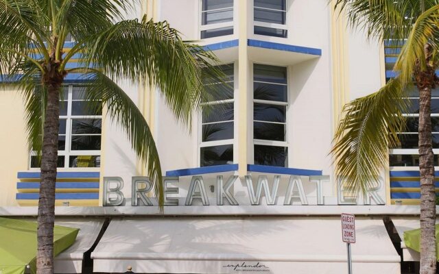 Hotel Breakwater South Beach