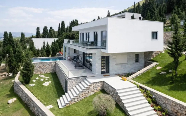 The Luxury Villa in Shkod r