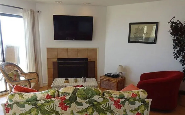 Ocean Sunrise 201 2 Br condo by RedAwning