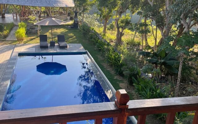 Tinggian Hill Retreat