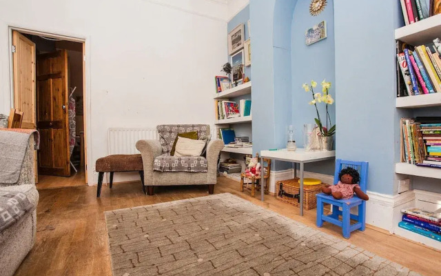 Two Bedroom Apartment Near Shepherds Bush