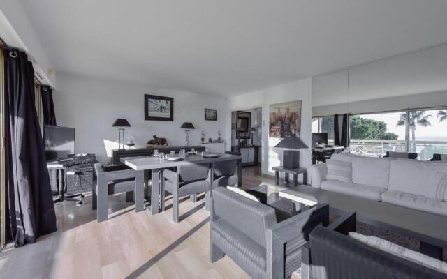 SERRENDY ROOFTOP TERRACE in residential property WITH POOL & SEA VIEW !