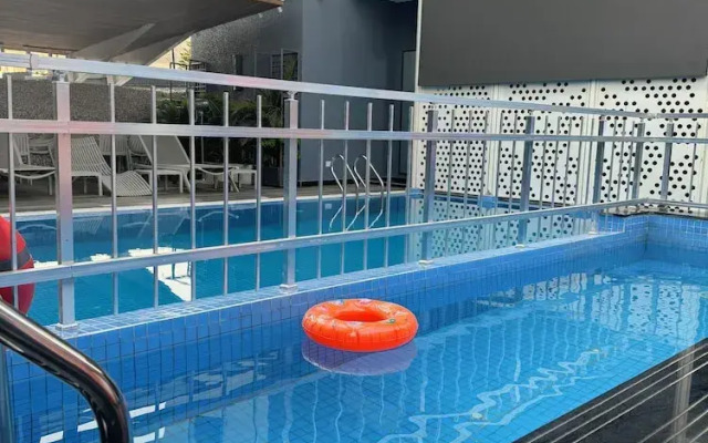 Blu Pearl Hotel & Residence