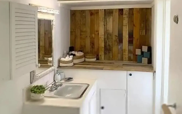 The Art Studio 12 Beachfront Apartment Barbados