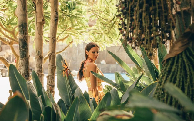 Dusit Thani LakeView Cairo