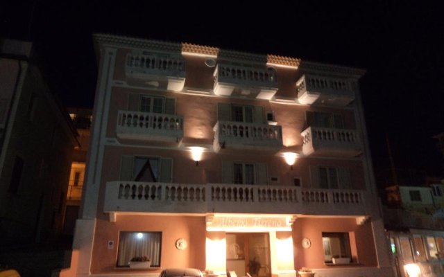 Albergo Hotel Tirreno