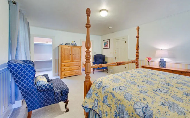 Warm Springs Inn & Winery