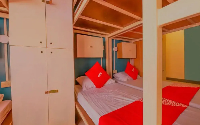 OYO 809 Crowne One Condo