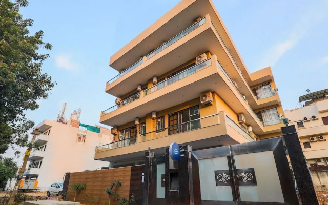 Silverkey Medanta Sec 38 By OYO Rooms