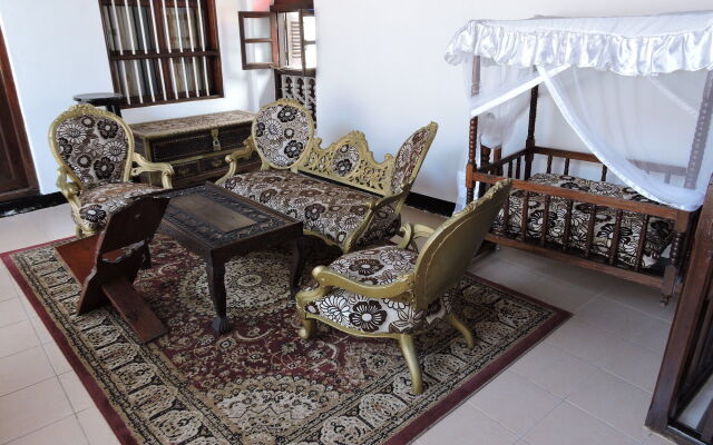 Tembo House Hotel & Apartments