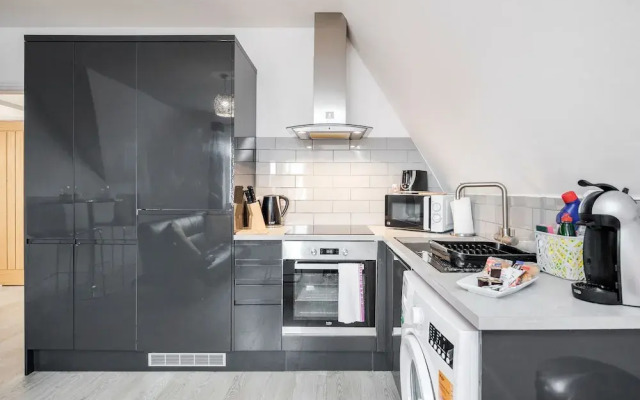 Comfortable 2BR Apartment in Bedford
