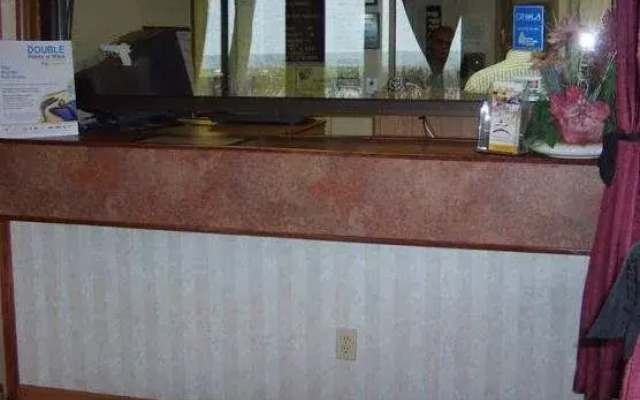 Budgetel Inn & Suites