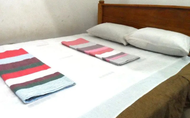 Hotel Whiteroyal