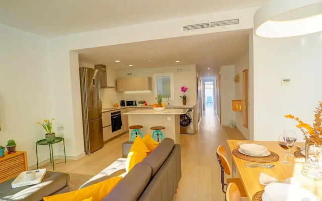 San Sebastian Apartment with Patio by Hello Apartments Sitges
