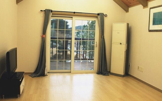 Yangyang Galmegi Pension