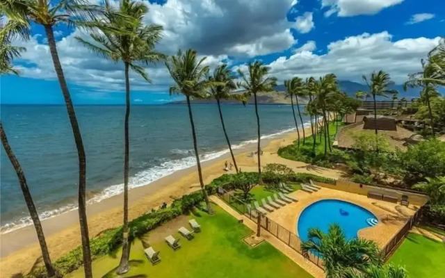 Kihei Beach #504 1 Bedroom Condo by RedAwning