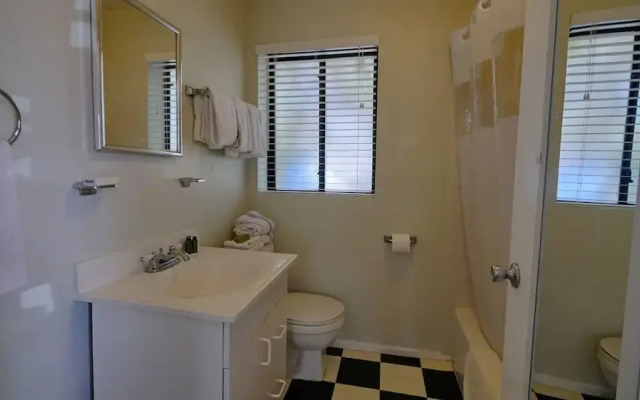 Sabal Palms Inn