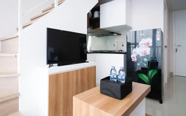 Comfy Studio Loft Connected To Mall At Icon Gresik Apartment
