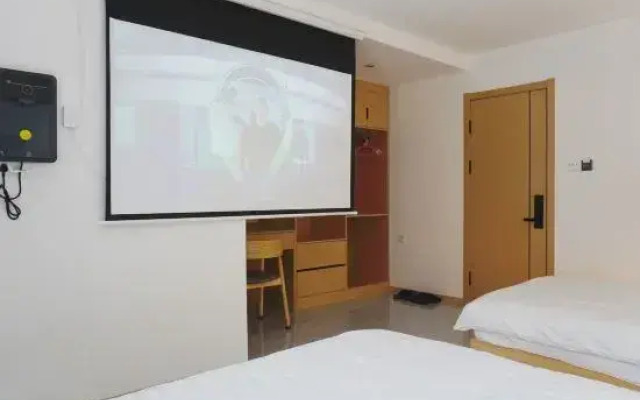 Dandelion Homestay (Feitian Square)