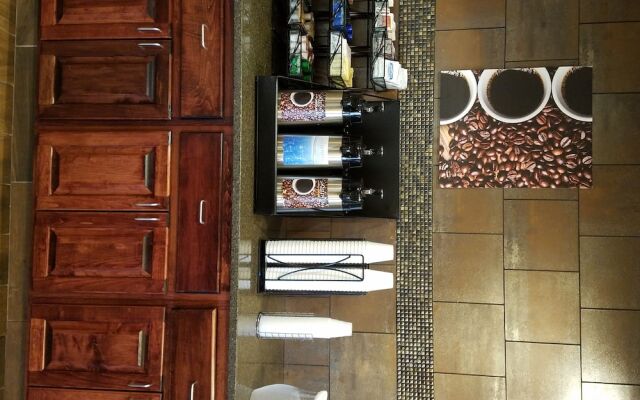 La Quinta Inn & Suites by Wyndham Dickinson