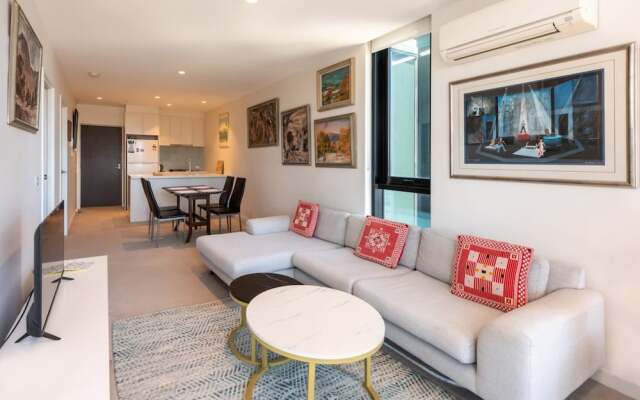 Beautiful View 2B Unit in the Heart of Southbank!