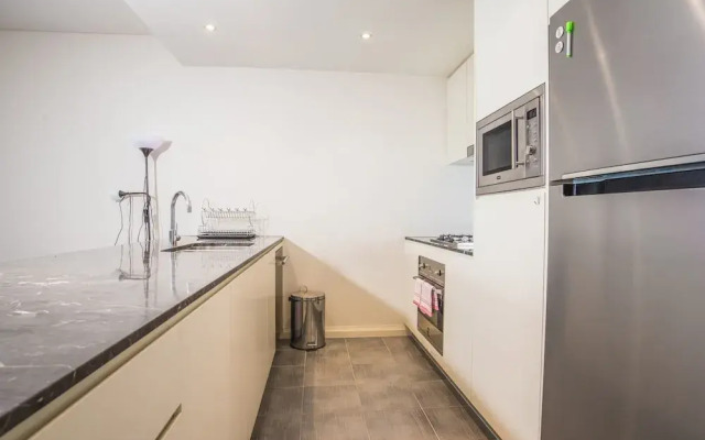 Lovely Apartment In Gordon Near Train Station