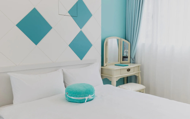 Welcome The Sun Enjoy The Moon