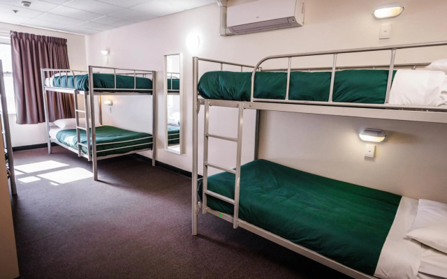 YHA Adelaide Central