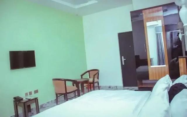 Mojo  Hotel