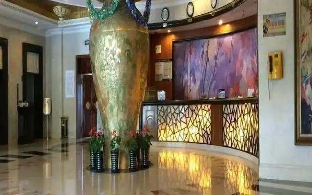 Royal Palace Hotel