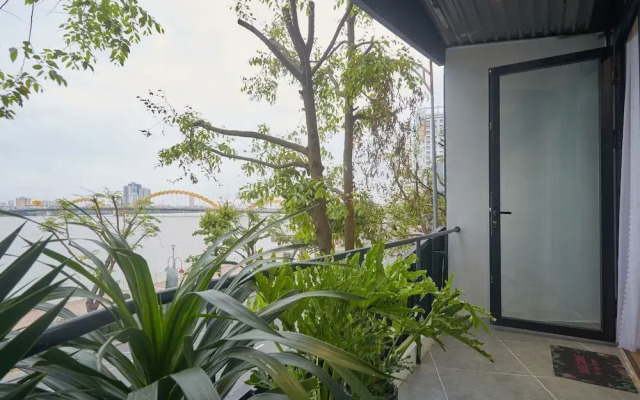 The Garden Capsule Hotel